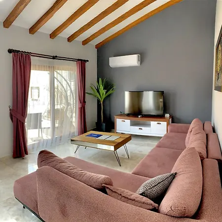 Likya Akik 2+1 Villa, Oezel Havuzlu Willa *